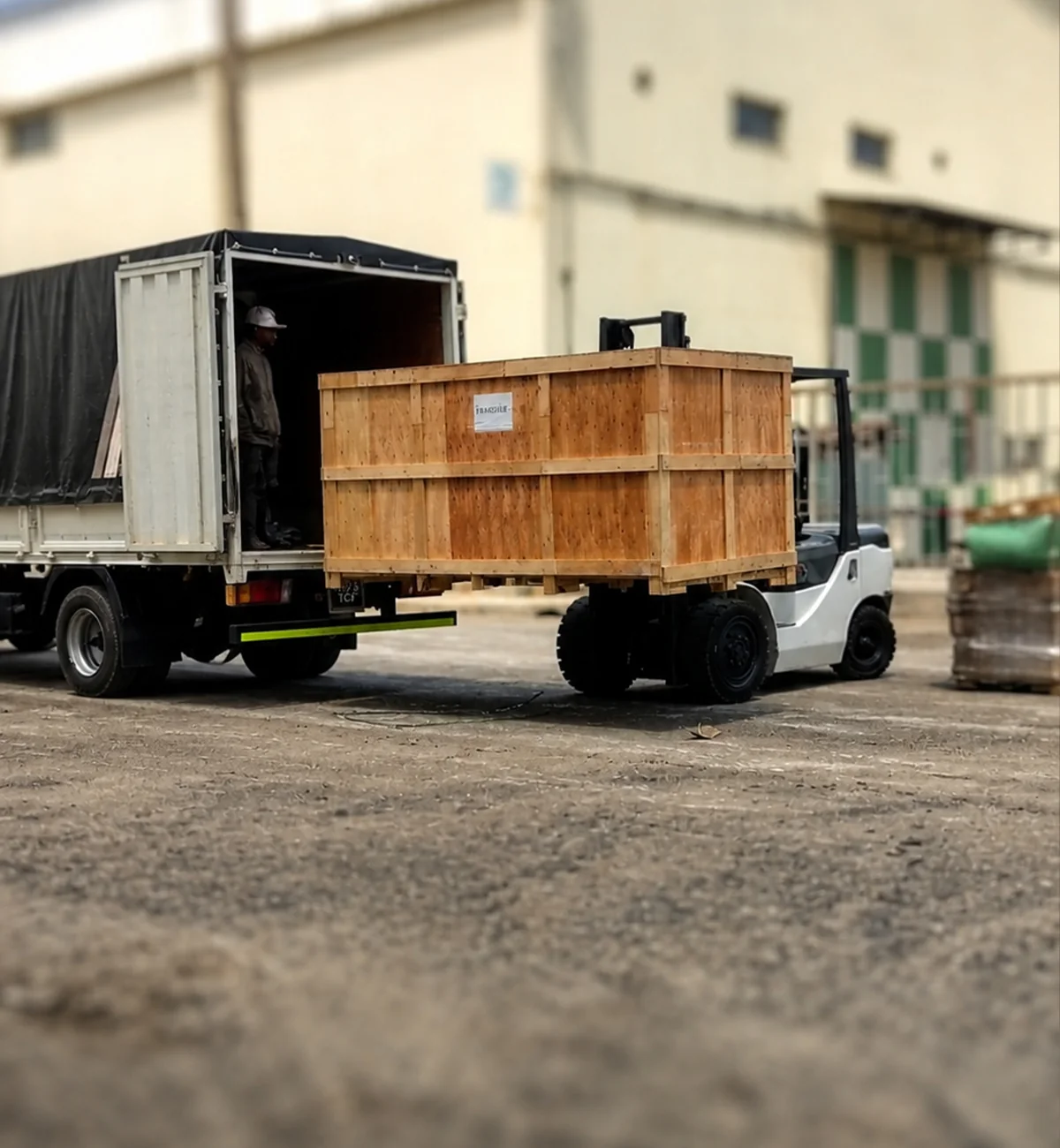 Utilitaire chargé pour un transport de marchandises